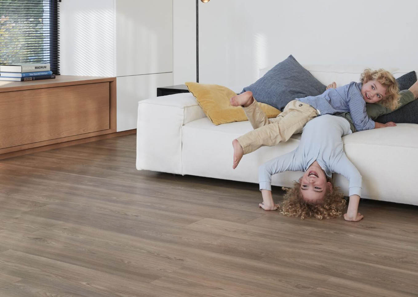Vinylplank flooring in living room