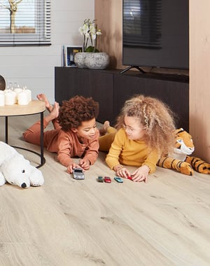 Can I install laminate flooring with underfloor heating and cooling?