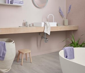 Bathroom: which flooring option, decoration, and style should you pick?